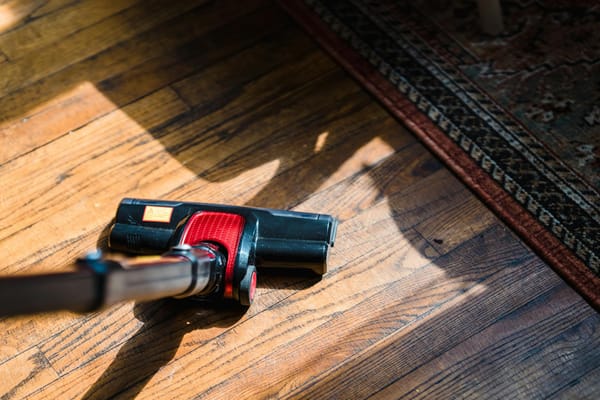 Best Water Flosser for Hardwood Floors: Top Picks & Guide